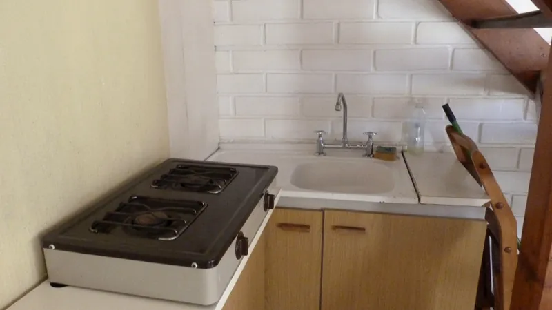 Kitchenette equipada